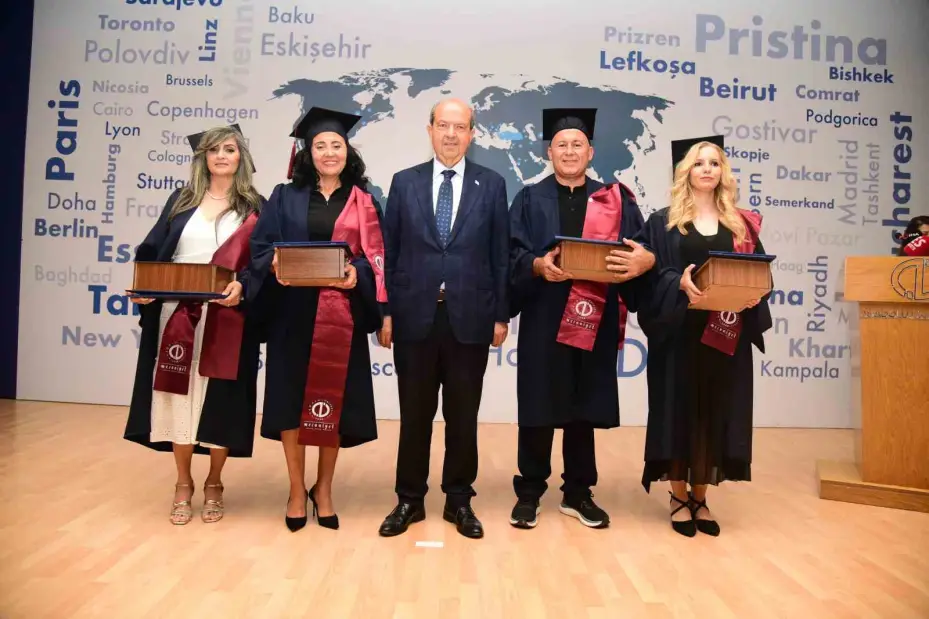 Lefkoşa’da Anadolu Üniversitesi’nin mezuniyet töreni düzenlendi