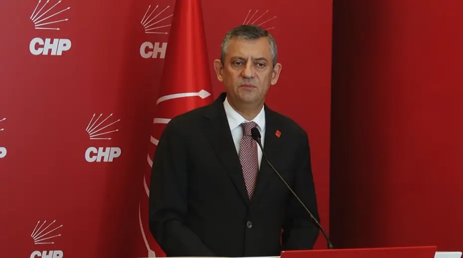 CHP Genel Başkanı Özel, Zafer Partisi Genel Başkanı Özdağ’la görüştü