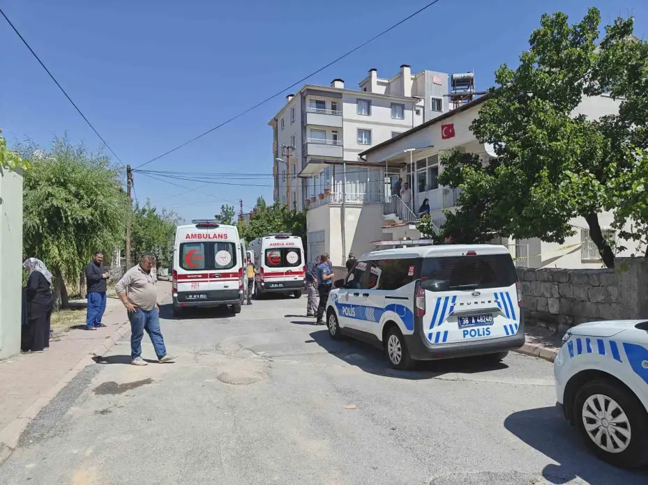 Üvey kızını ağır yaraladıktan sonra intihar etti