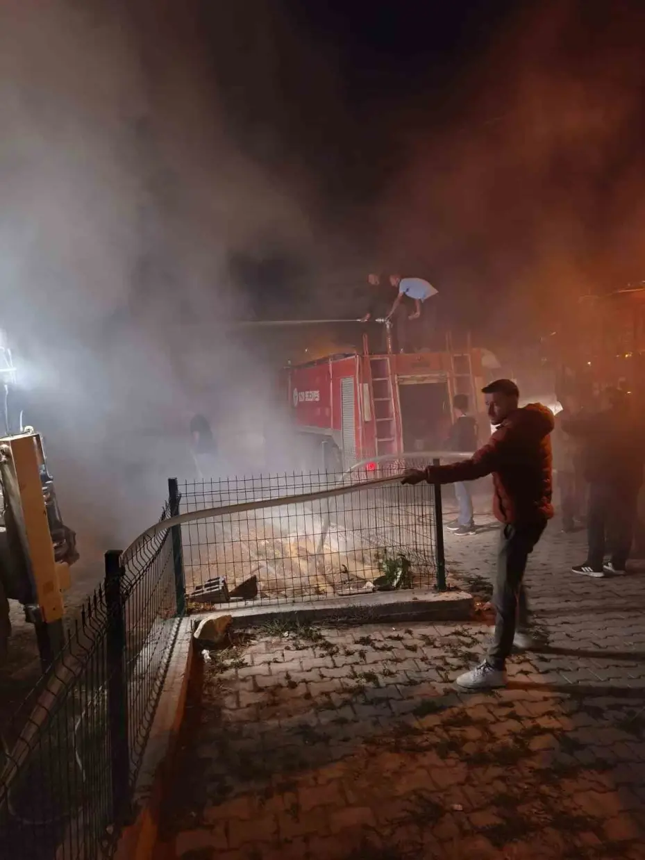 Sızır Belediyesi yufka üretim tesisinde yangın çıktı