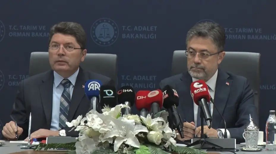 Bakan Tunç: "Dikkat ve tedbirsizlik sebebiyle orman yangınına sebebiyet verildiğinde 3 yıla kadar hapis cezası söz konusu"
