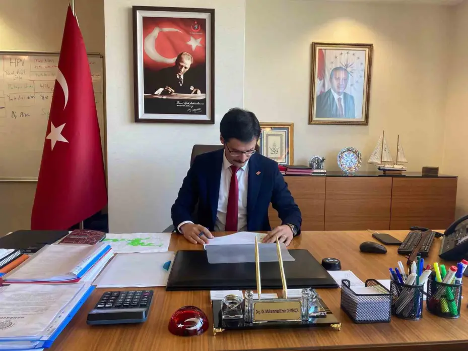 Halk Sağlığı Genel Müdürü Demirkol: "11.00 - 16.00 arası zorunlu olmadıkça dışarı çıkmayın"