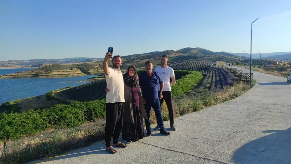 Lavanta bahçeleri fotoğraf platolarına dönüştü