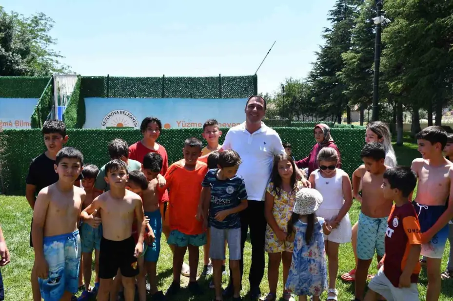 Beylikova’da çocuklara yüzme kursu açıldı