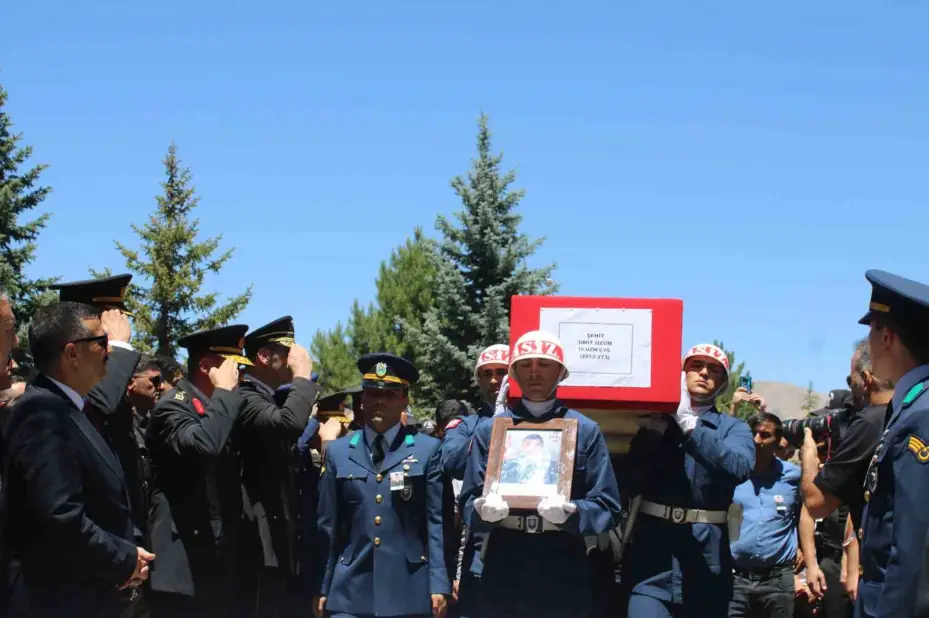 Şehit Üzüm Kayseri’de son yolculuğuna uğurlandı