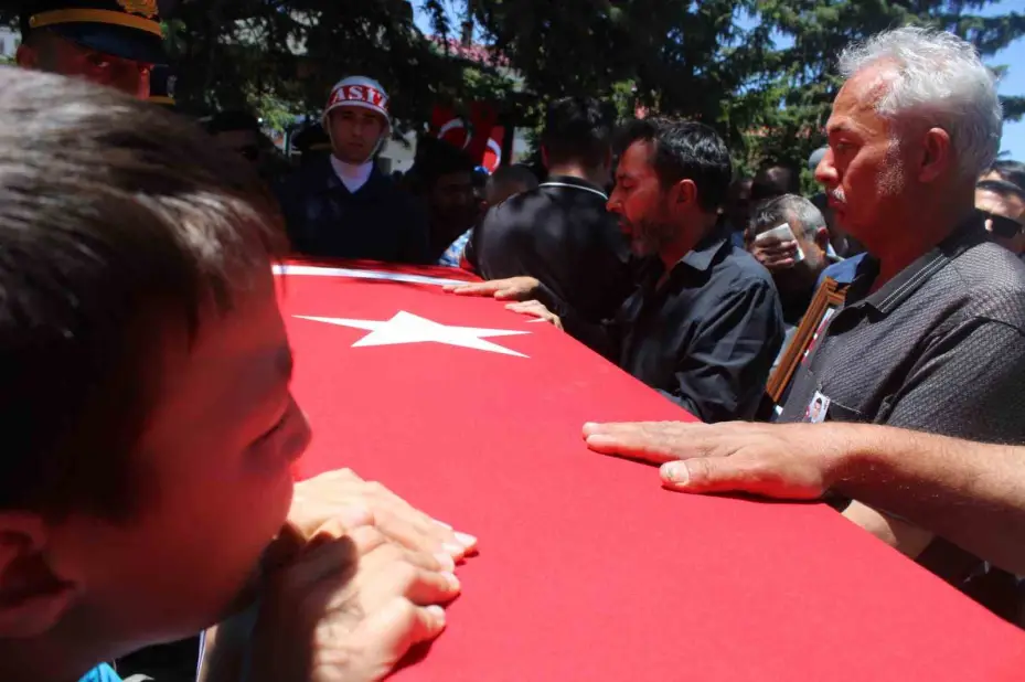 Şehit Üzüm Kayseri’de son yolculuğuna uğurlandı