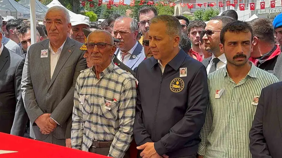 Aksaraylı şehit Özkan Özkanlı dualarla son yolculuğuna uğurlandı
