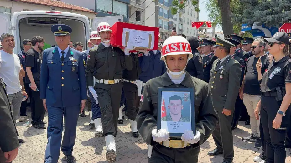 Aksaraylı şehit Özkan Özkanlı dualarla son yolculuğuna uğurlandı