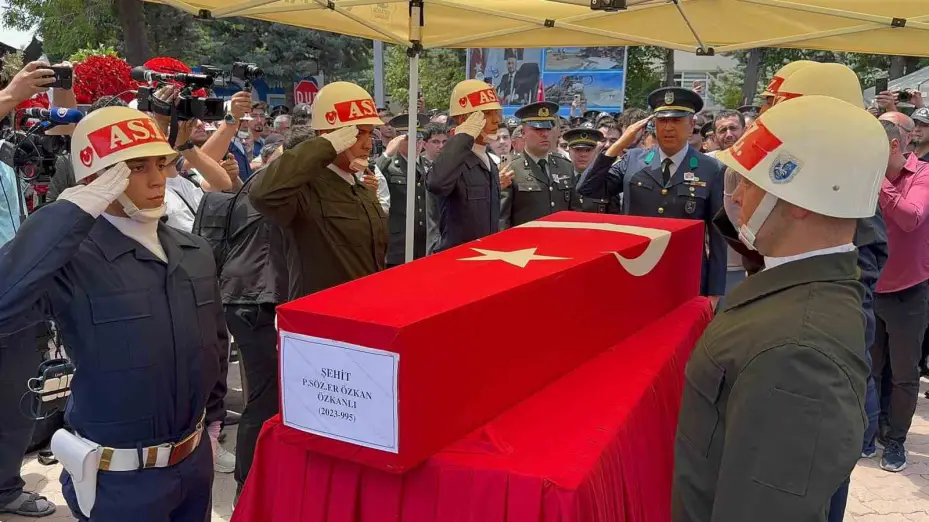 Aksaraylı şehit Özkan Özkanlı dualarla son yolculuğuna uğurlandı