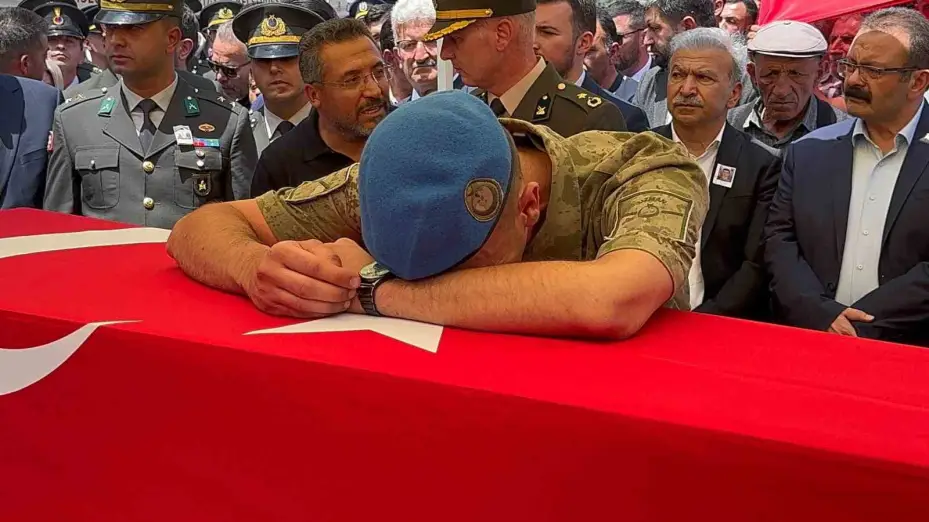Aksaraylı şehit Özkan Özkanlı dualarla son yolculuğuna uğurlandı