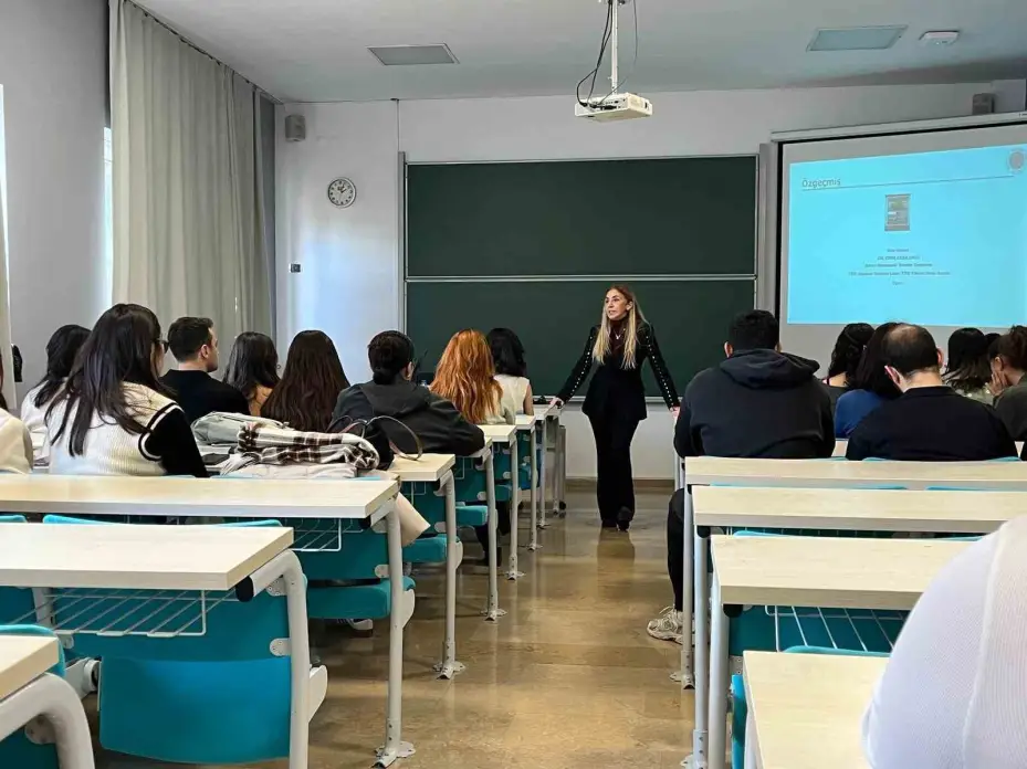 "İç Denetim Seminerleri Dersi" İİBF öğrencilerini sektörle buluşturdu