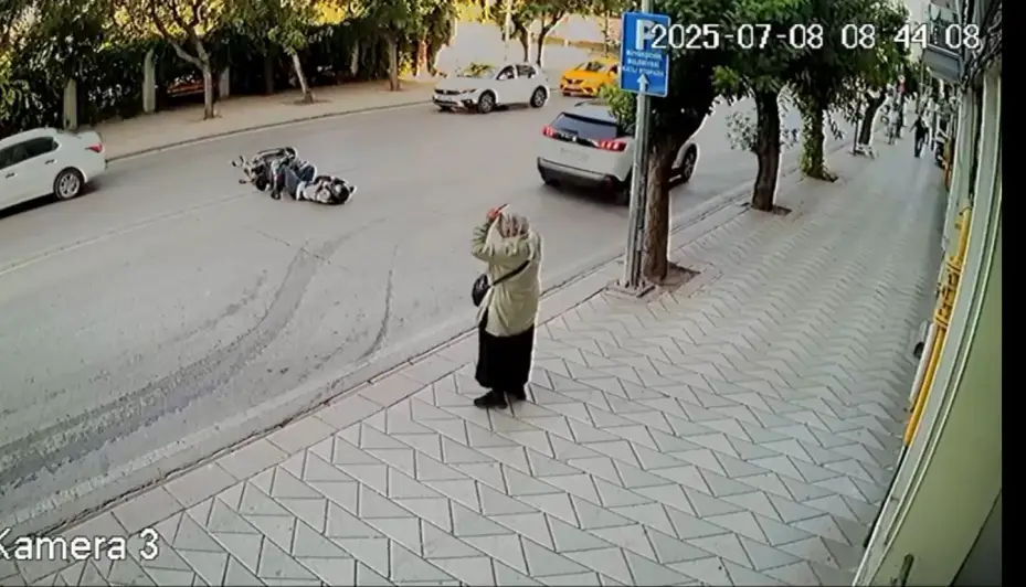 Sebep olduğu kazanın ardından hiçbir şey olmamış gibi yoluna devam etti