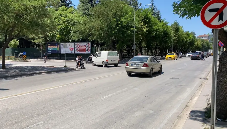 Sebep olduğu kazanın ardından hiçbir şey olmamış gibi yoluna devam etti