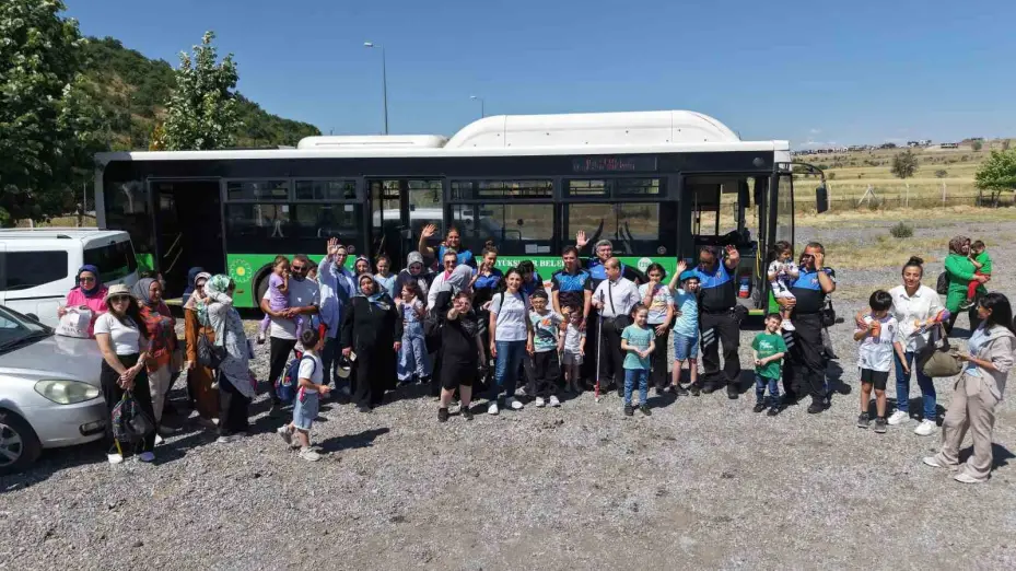 Büyükşehir Engelsiz Çocukevi’nin özel konukları, Atlı Polis Grup Amirliği’ne konuk oldu