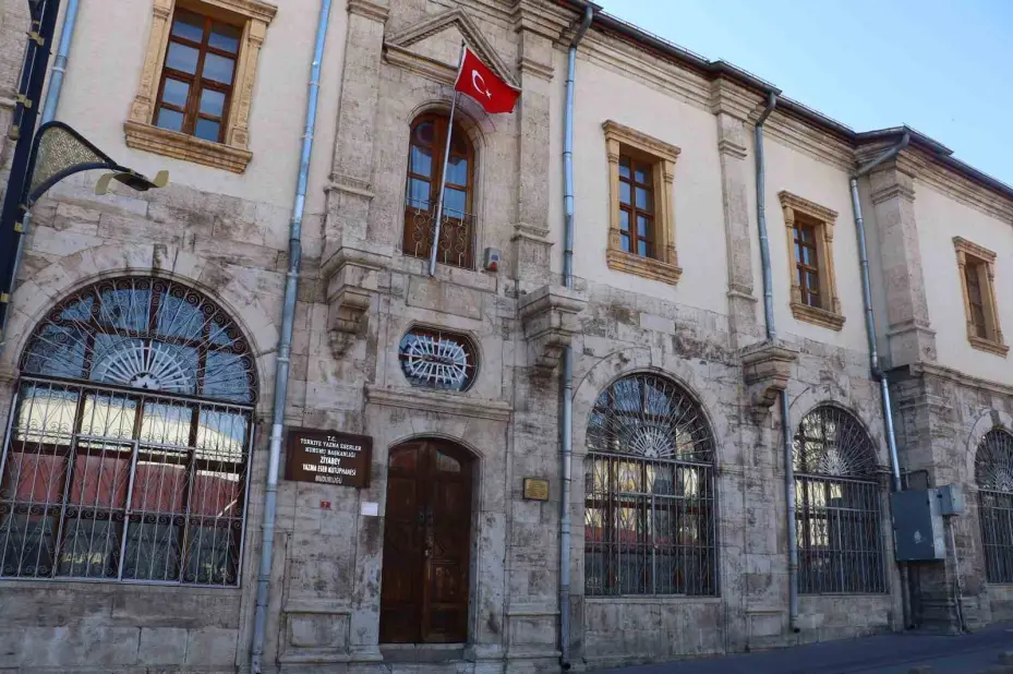 El yazma eserlere üst düzey koruma: Eserler ASELSAN teknolojisi ile korunuyor