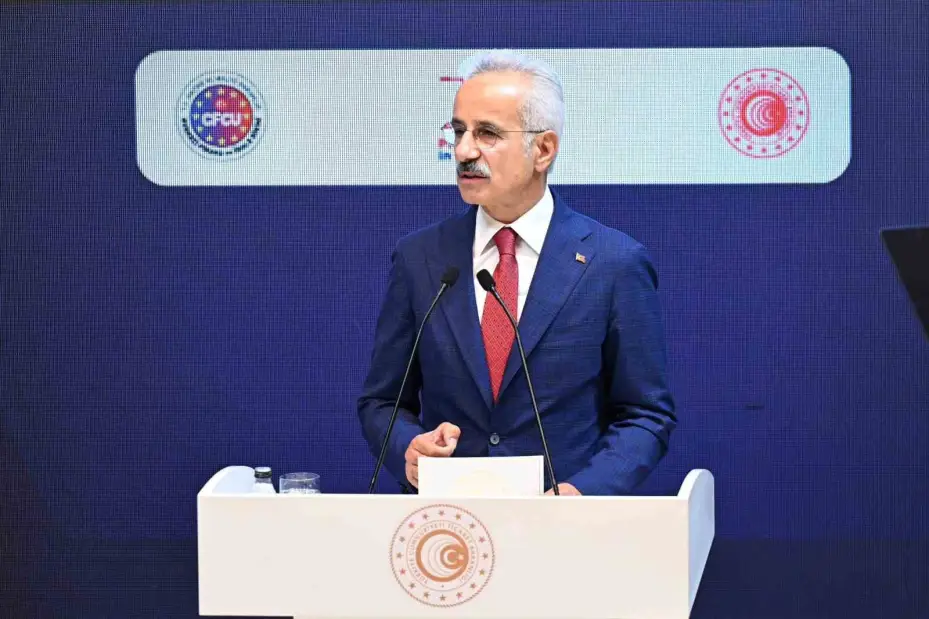 Ulaştırma ve Altyapı Bakanı Uraloğlu: "Ulaşım ve haberleşme alanında yaklaşık 300 milyar dolarlık yatırım gerçekleştirdik"