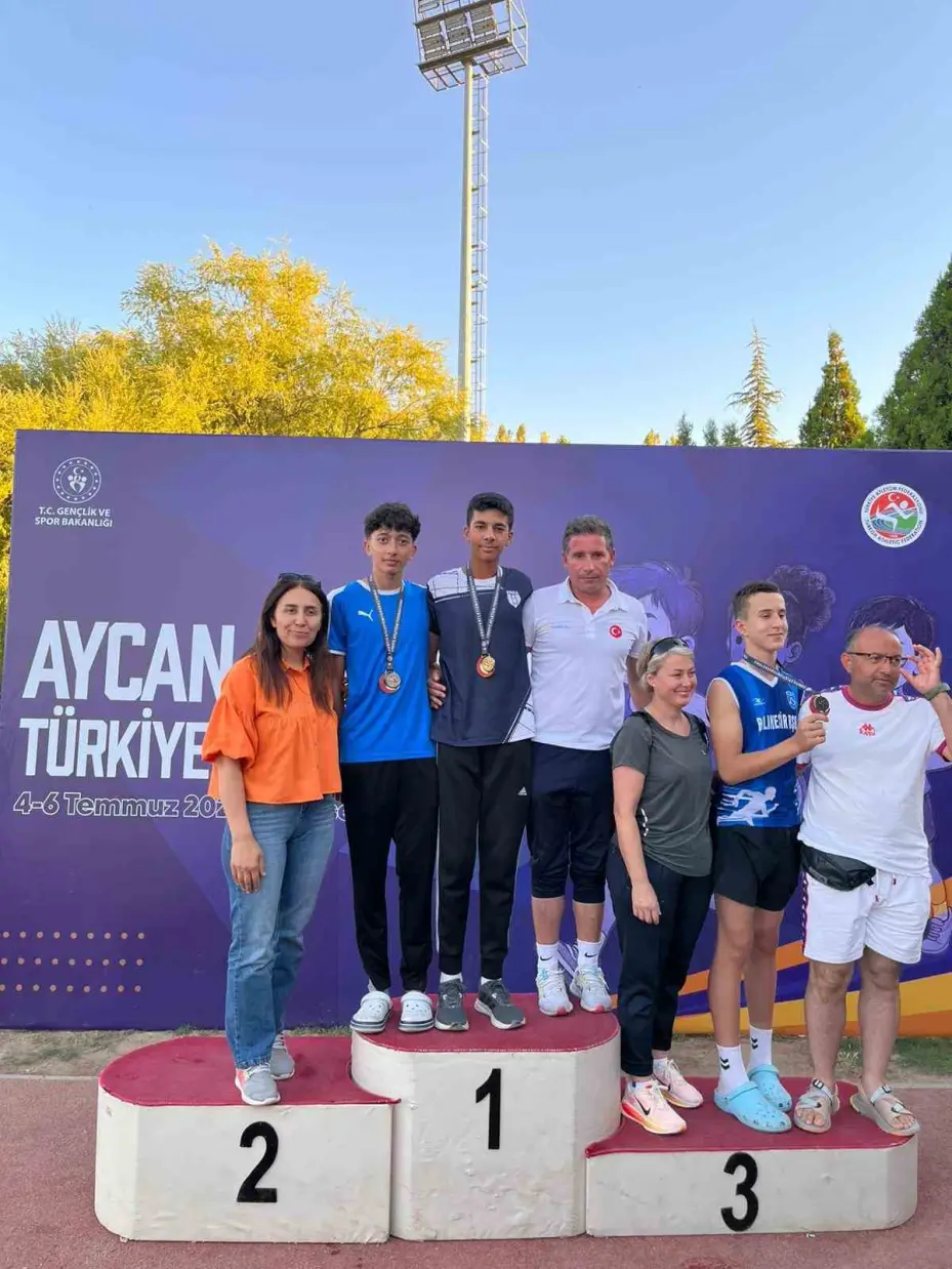 Odunpazarıspor’dan çifte şampiyona başarısı