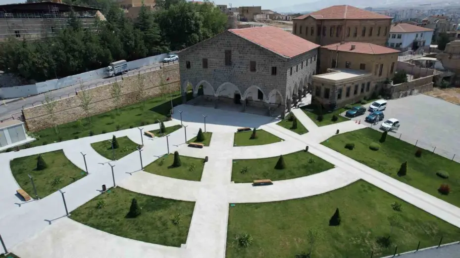 164 yıllık kilise, kütüphane olarak hizmet veriyor