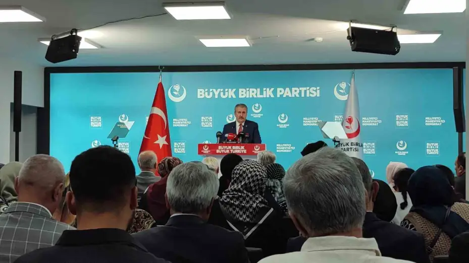 BBP lideri Destici: "Bizi bugüne kadar bazı zenginliklerimiz üzerinden ayırmaya çalıştılar"