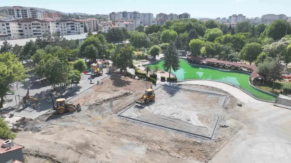 Ahmet Uslu Dutluk Parkı’nda yenileme çalışmaları başladı