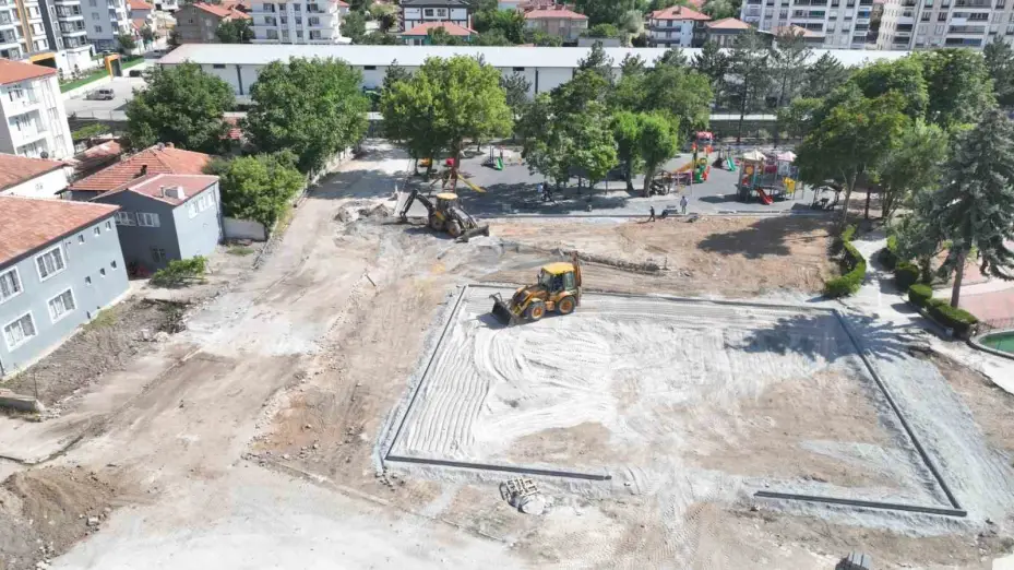 Ahmet Uslu Dutluk Parkı’nda yenileme çalışmaları başladı
