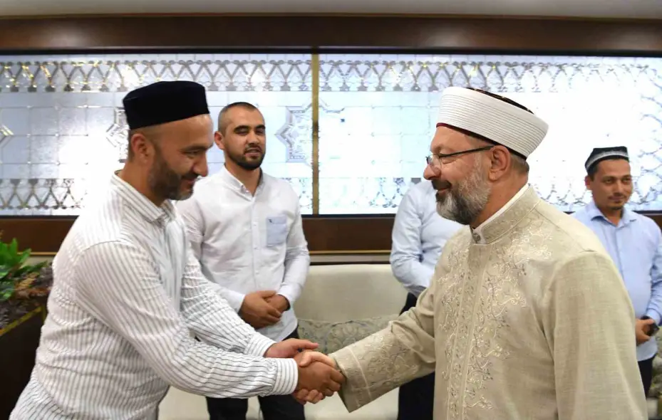 Diyanet İşleri Başkan Erbaş, Türk devletlerinden gelen akademisyen ve öğrencilerle buluştu