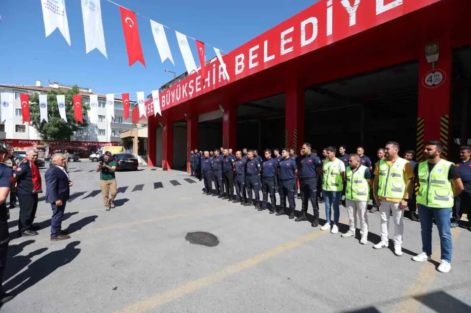 Başkan Büyükkılıç’tan itfaiye personeline: "İyi ki varsınız"