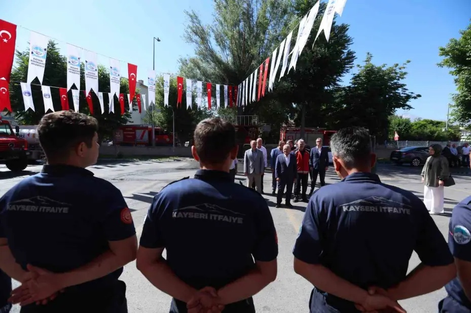 Başkan Büyükkılıç’tan itfaiye personeline: "İyi ki varsınız"