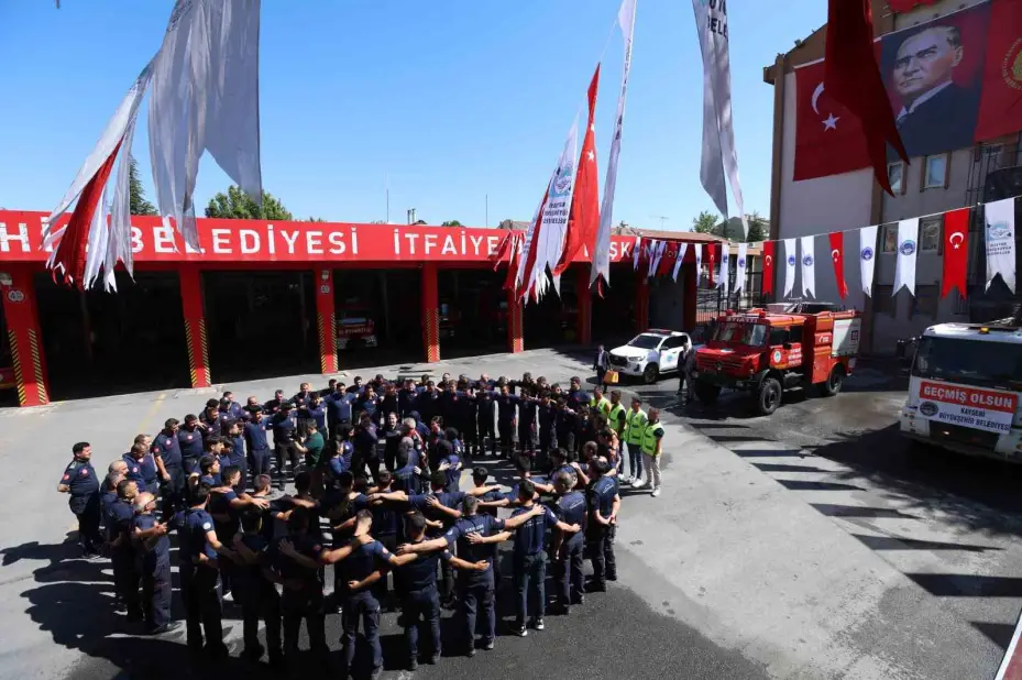 Başkan Büyükkılıç’tan itfaiye personeline: "İyi ki varsınız"