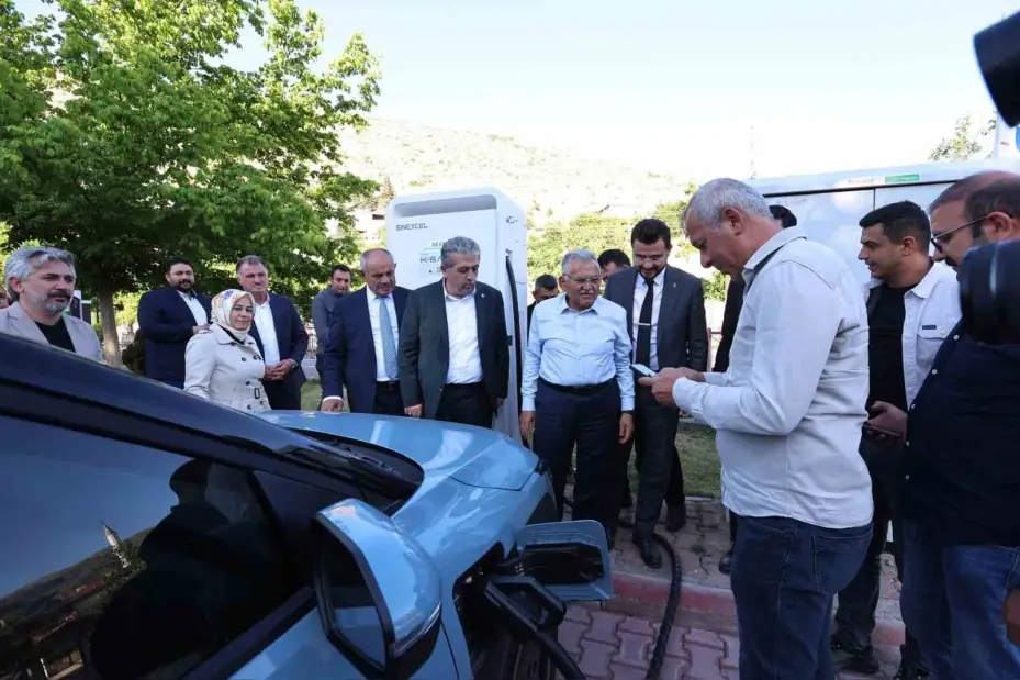 Kayseri Büyükşehir Belediyesi, elektrikli araç şarj istasyonunu 120’ye çıkaracak