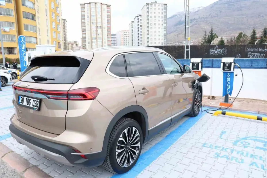 Kayseri Büyükşehir Belediyesi, elektrikli araç şarj istasyonunu 120’ye çıkaracak