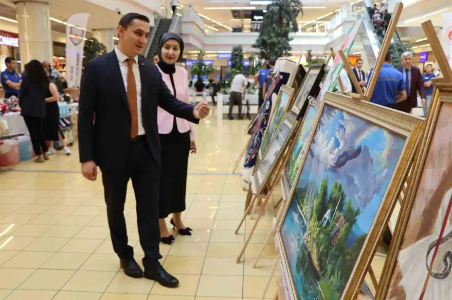 Hükümlü ve tutukluların el emekleri sergilendi