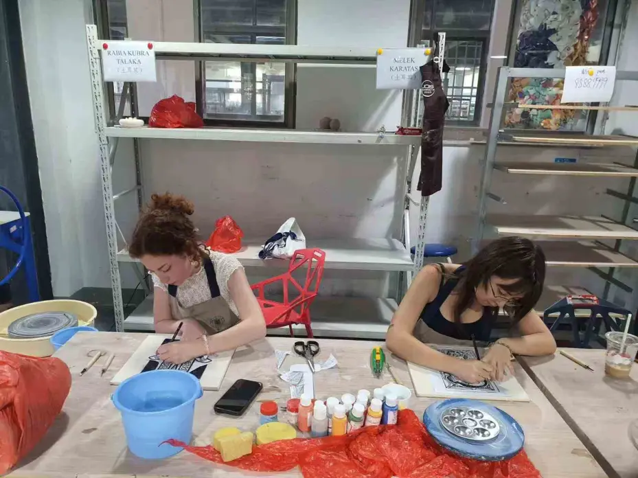 GSF öğrencileri Çin’de seramik kampına katıldı