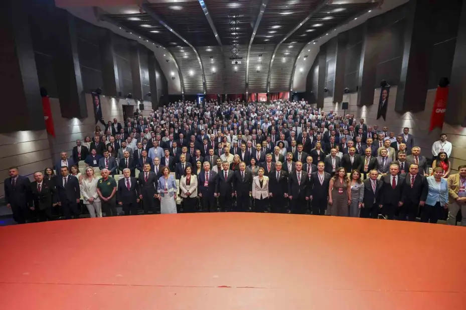 CHP Genel Başkanı Özel, Belediye Başkanları Toplantısı’na katıldı