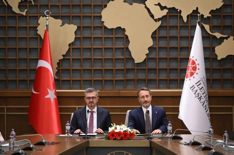 İletişim Başkanlığı’nda devir teslim: Fahrettin Altun görevini Burhanettin Duran’a devretti