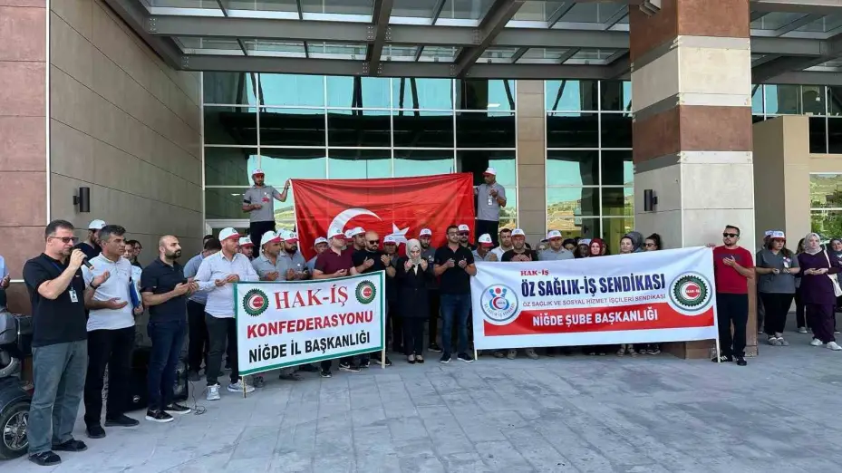 Niğde’de HAK-İŞ’ten şehitler için anma programı