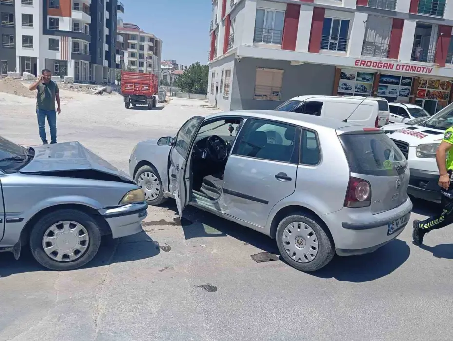 Konya’da otomobiller çarpıştı: 6 yaralı