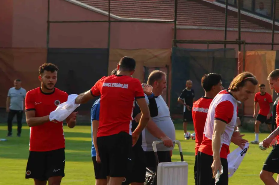 Gençlerbirliği, yeni sezon hazırlıklarını basına açtı