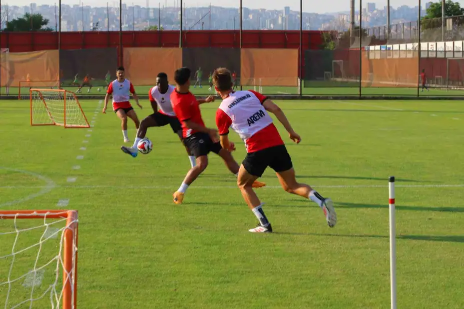 Gençlerbirliği, yeni sezon hazırlıklarını basına açtı