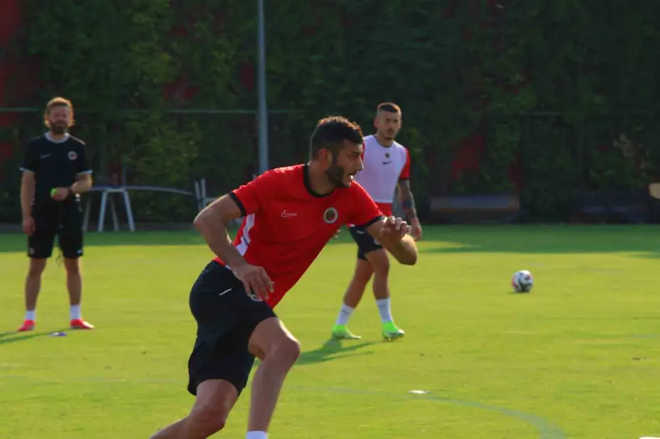 Gençlerbirliği, yeni sezon hazırlıklarını basına açtı