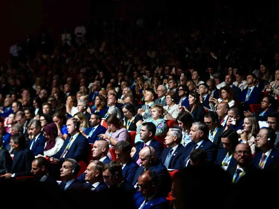 Bakan Kurum, Arnavutluk Başbakanı Rama, İtalya ve Ukraynalı bakanlarla görüştü