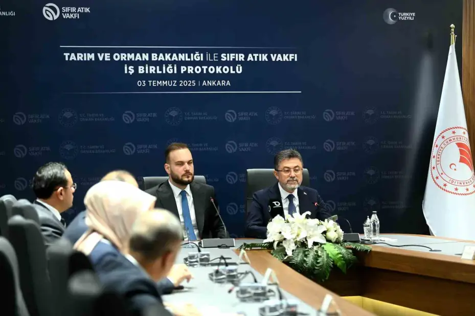 Bakan Yumaklı: "Toprağa tohumu eken, ormanı yeşerten, suyun akışına yön veren, gıdamızın güvenliğini sağlayan bir bakanlığız"