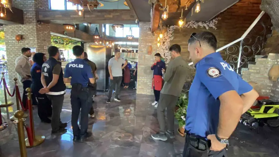 Aksaray’da restorana papağan operasyonu
