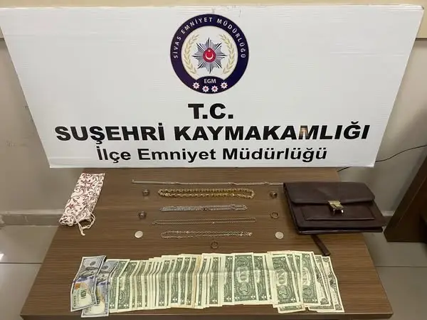 1 milyonluk ziynet eşyası çaldılar, kaçmaya çalışırken yakalandılar