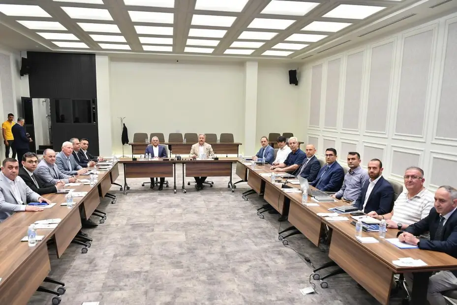 Başkan Büyükkılıç’tan Melikgazi’de ‘Yatırım Değerlendirme Toplantısı’