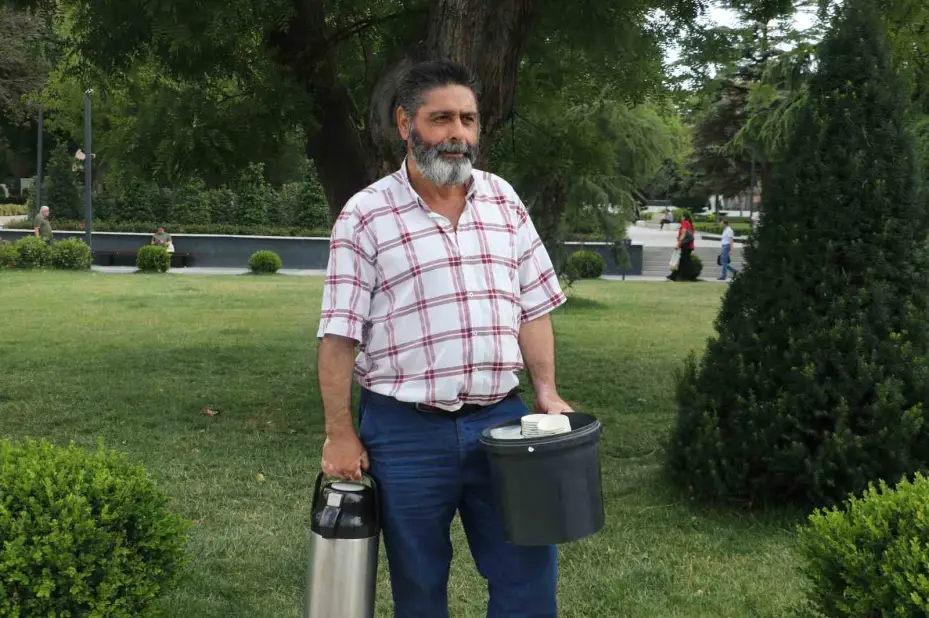 Ankara’da bunaltıcı sıcaklıklar hem vatandaşı hem esnafı zorluyor
