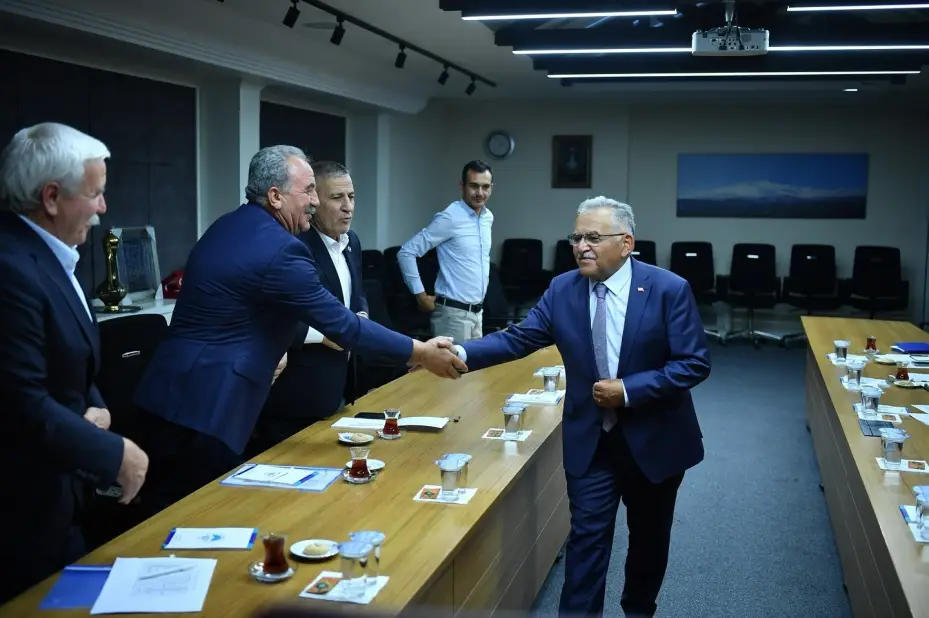Başkan Büyükkılıç’tan 5 ilçe belediye başkanı ile ‘yatırım’ zirvesi