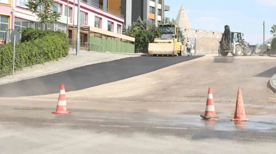 Melikgazi asfalt yatırımıyla mahallelere değer katmaya devam ediyor