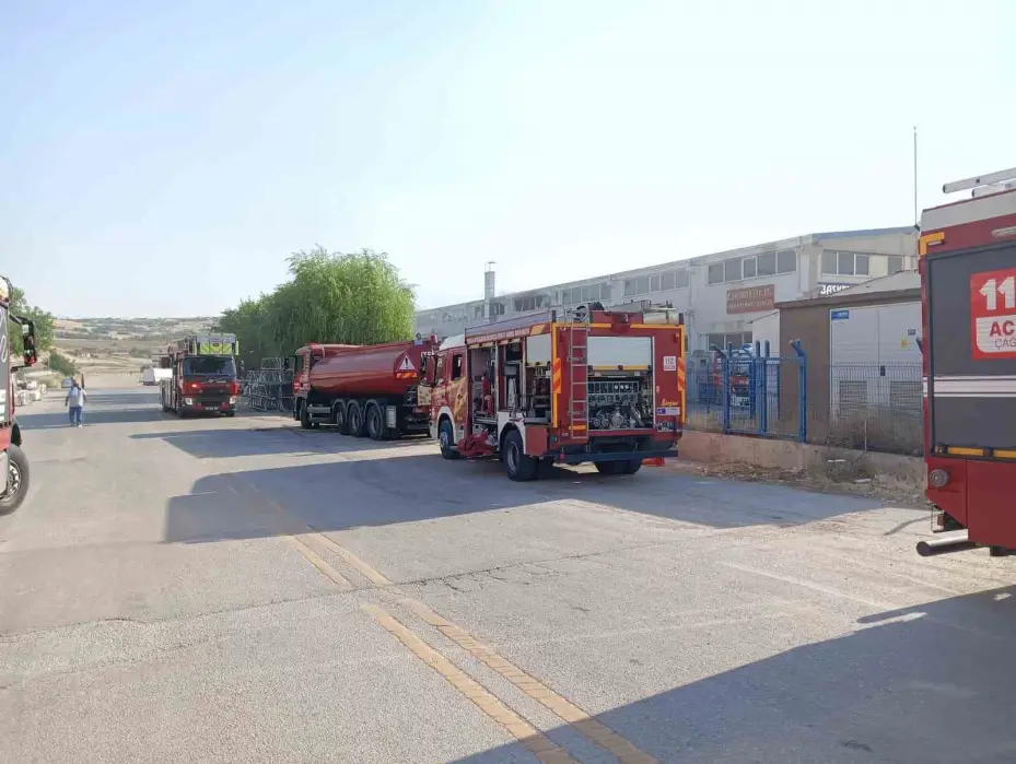 Ankara’da boya fabrikasındaki yangın kontrol altına alındı