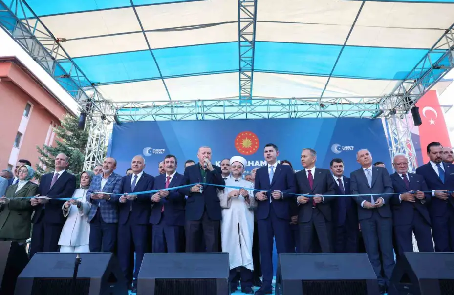 Cumhurbaşkanı Erdoğan: "Ankara’mızı hak ettiği ihtişama kavuşturmak için gece gündüz demeden çalışıyoruz"